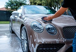 Cómo Lavar el Coche para un Acabado Perfecto